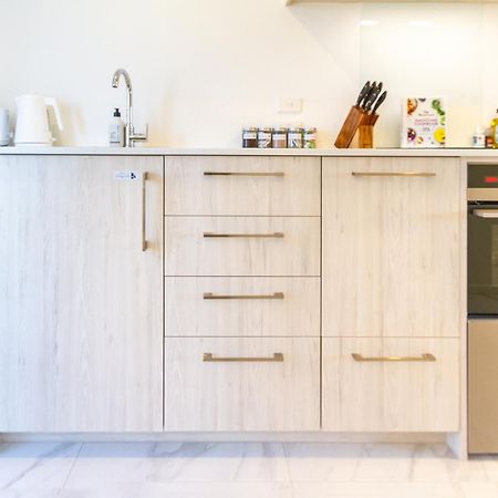 City Living: Upper Studio Haven On Wilmer Christchurch Kültér fotó