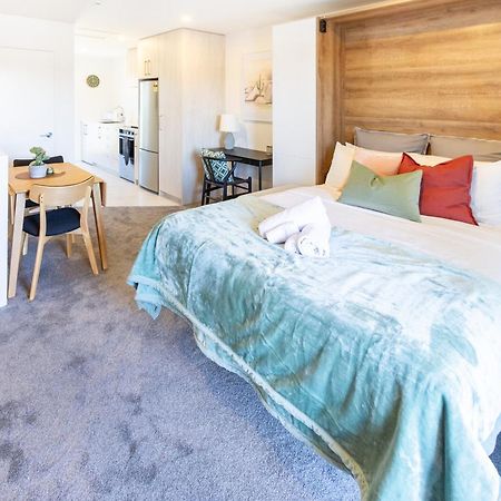 City Living: Upper Studio Haven On Wilmer Christchurch Kültér fotó
